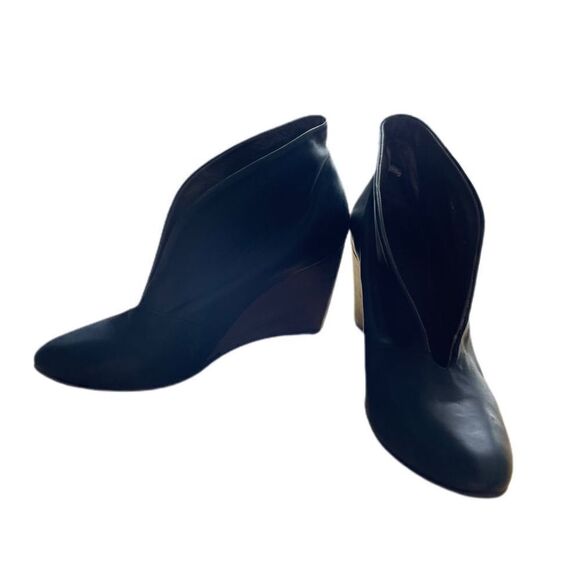 Coclico Wedge Booties - Picture 1 of 8